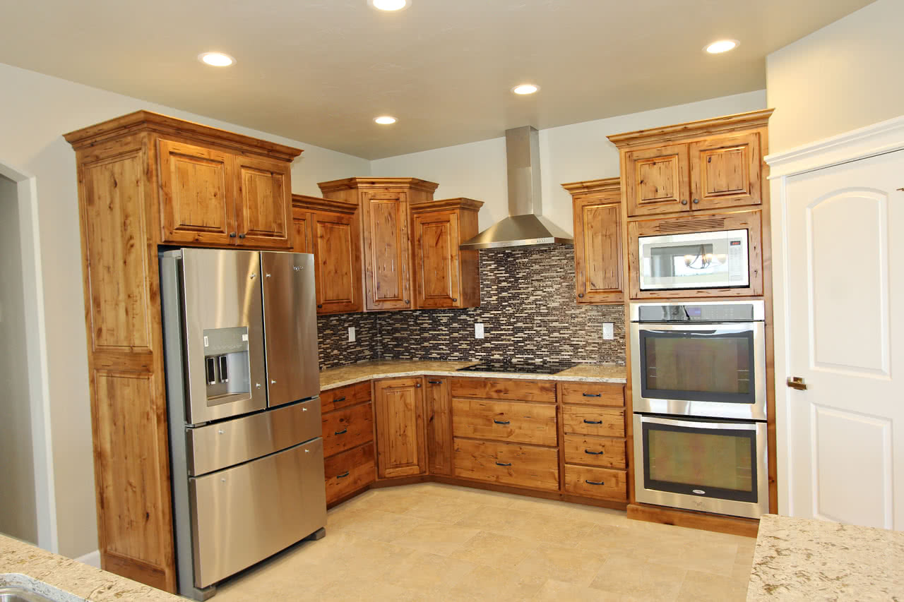 Alder, Walnut, Hickory and Cherry are among the most popular woods